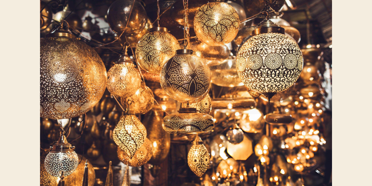 Scopri la Bellezza dei Lampadari Artigianali Marocchini: Illuminazione Unica per una Casa Calda ed Elegante